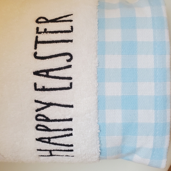 Nwt rae dunn happy Easter hand towels - Picture 2 of 3